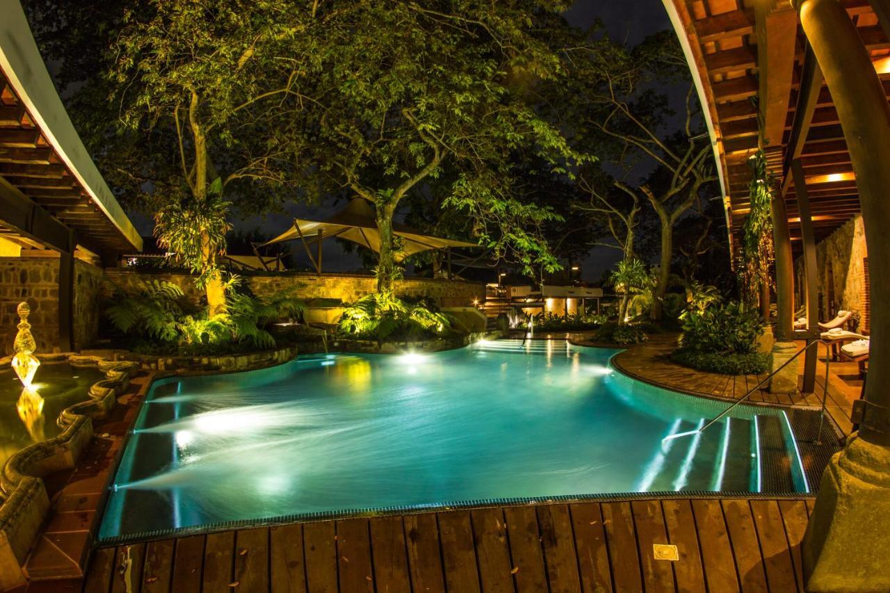 Hotel Museo Spa Casa Santo Domingo Antigua Buitenkant foto The swimming pool at the hotel